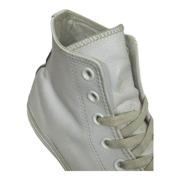 Converse All Star Chuck Taylor Men 7 Women 9 White Leather Hightop Shoe